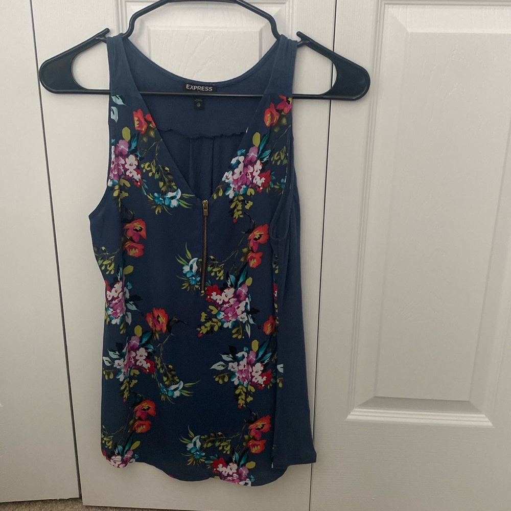 Women’s XS floral top from express